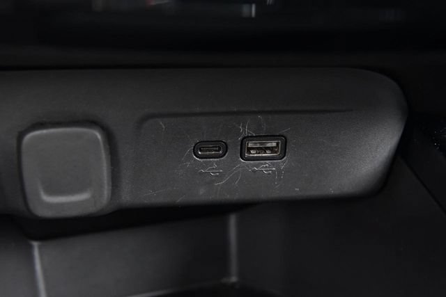 Used 2025 Chevrolet Trax LT w/ LT Convenience Package FWD image 14