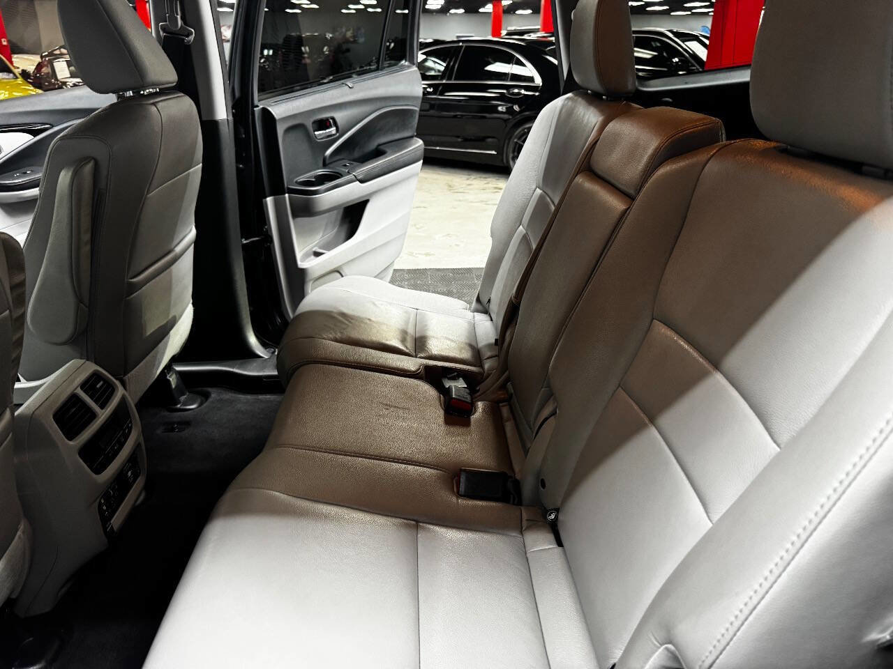 Used 2017 Honda Pilot Touring image 40