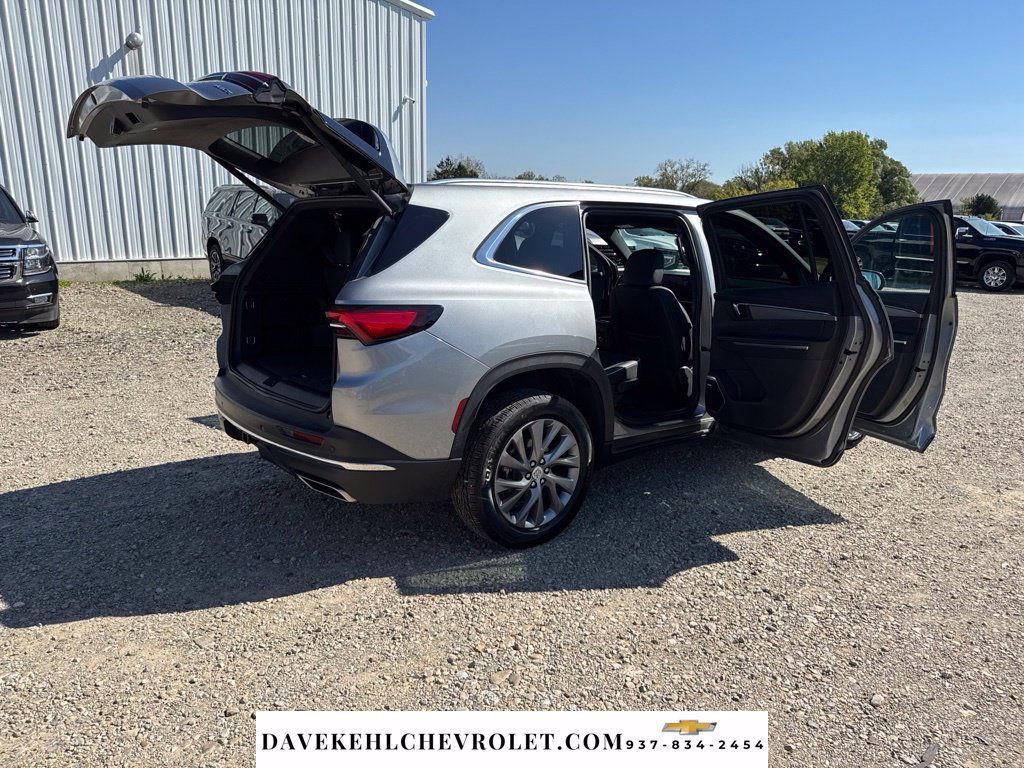 Used 2026 Buick Enclave Preferred w/ Power Package FWD image 38