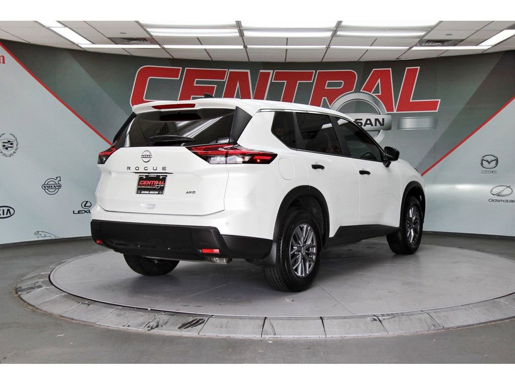Certified 2024 Nissan Rogue S image 5