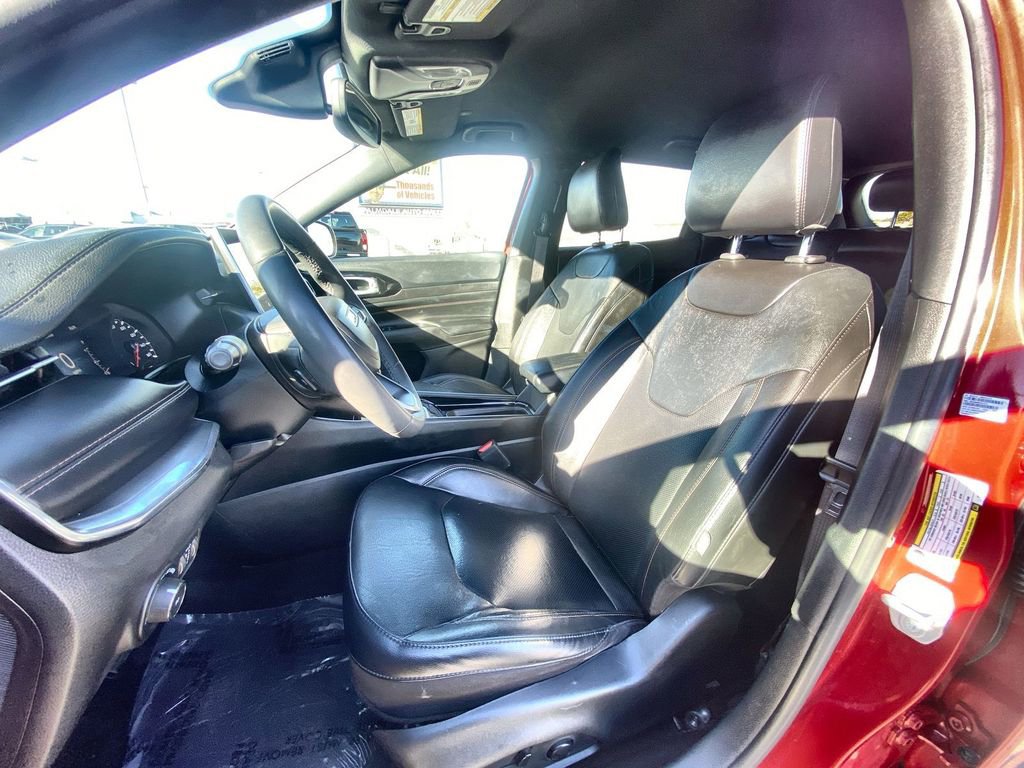 Used 2023 Jeep Compass Limited image 18