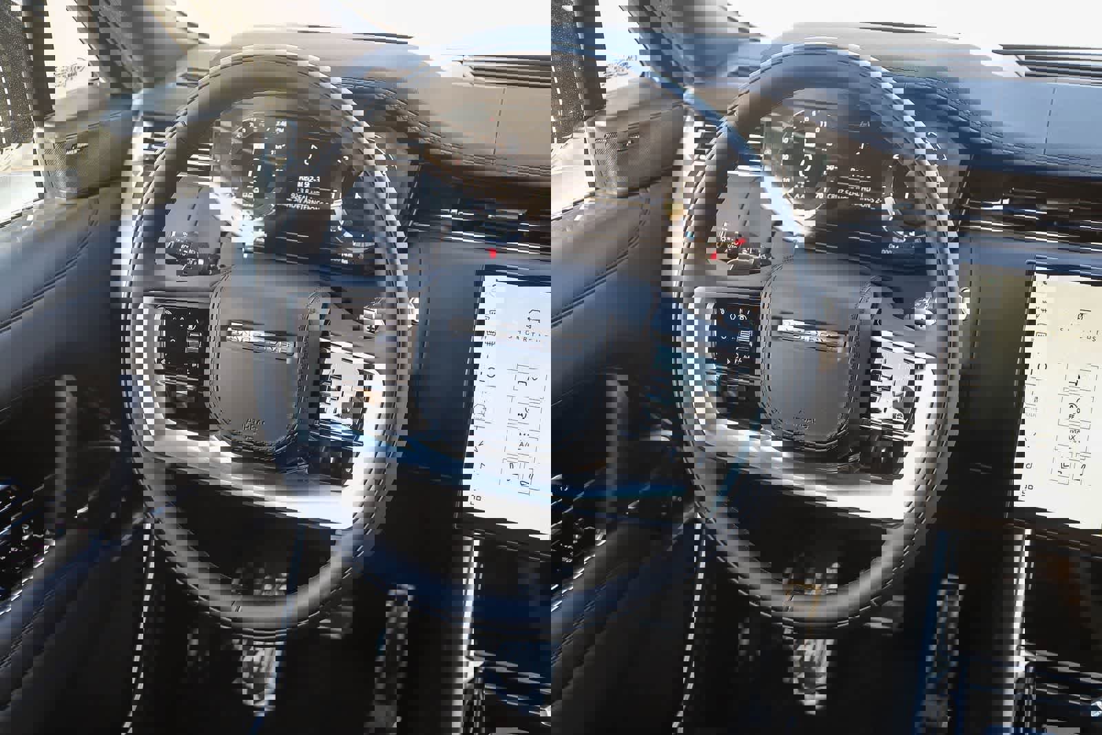 New 2026 Land Rover Range Rover Long Wheelbase SE image 15