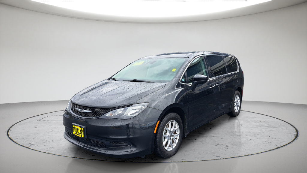 Used 2023 Chrysler Voyager LX FWD image 13