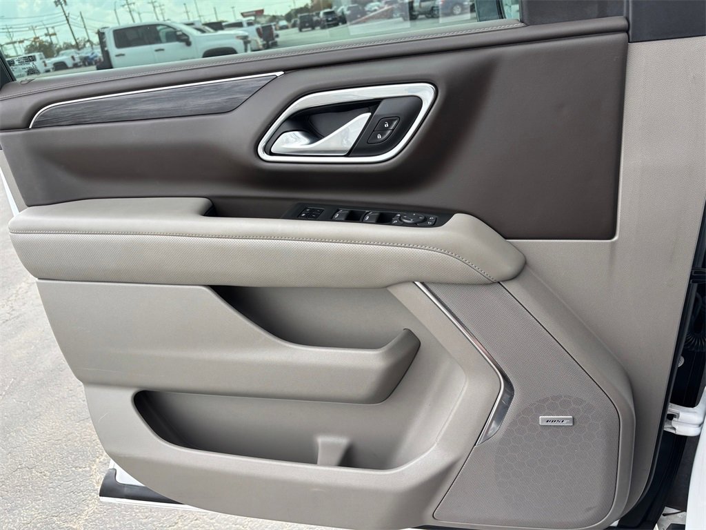 Used 2022 GMC Yukon SLT w/ SLT Premium Package image 22