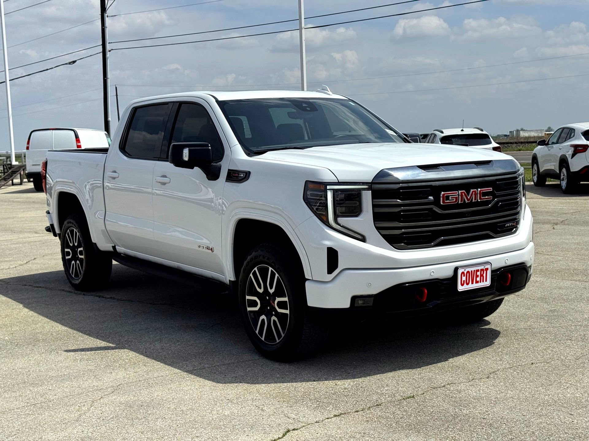 Used 2024 GMC Sierra 1500 AT4 w/ Technology Package AWD/4WD image 5