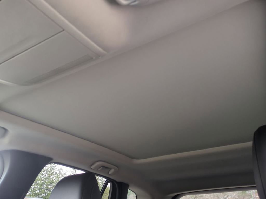 Used 2025 MAZDA CX-50 AWD 2.5 S w/ Premium Plus Pkg image 22