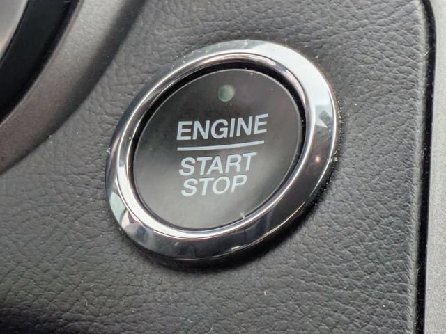 Used 2020 Ford Fusion SE FWD image 16