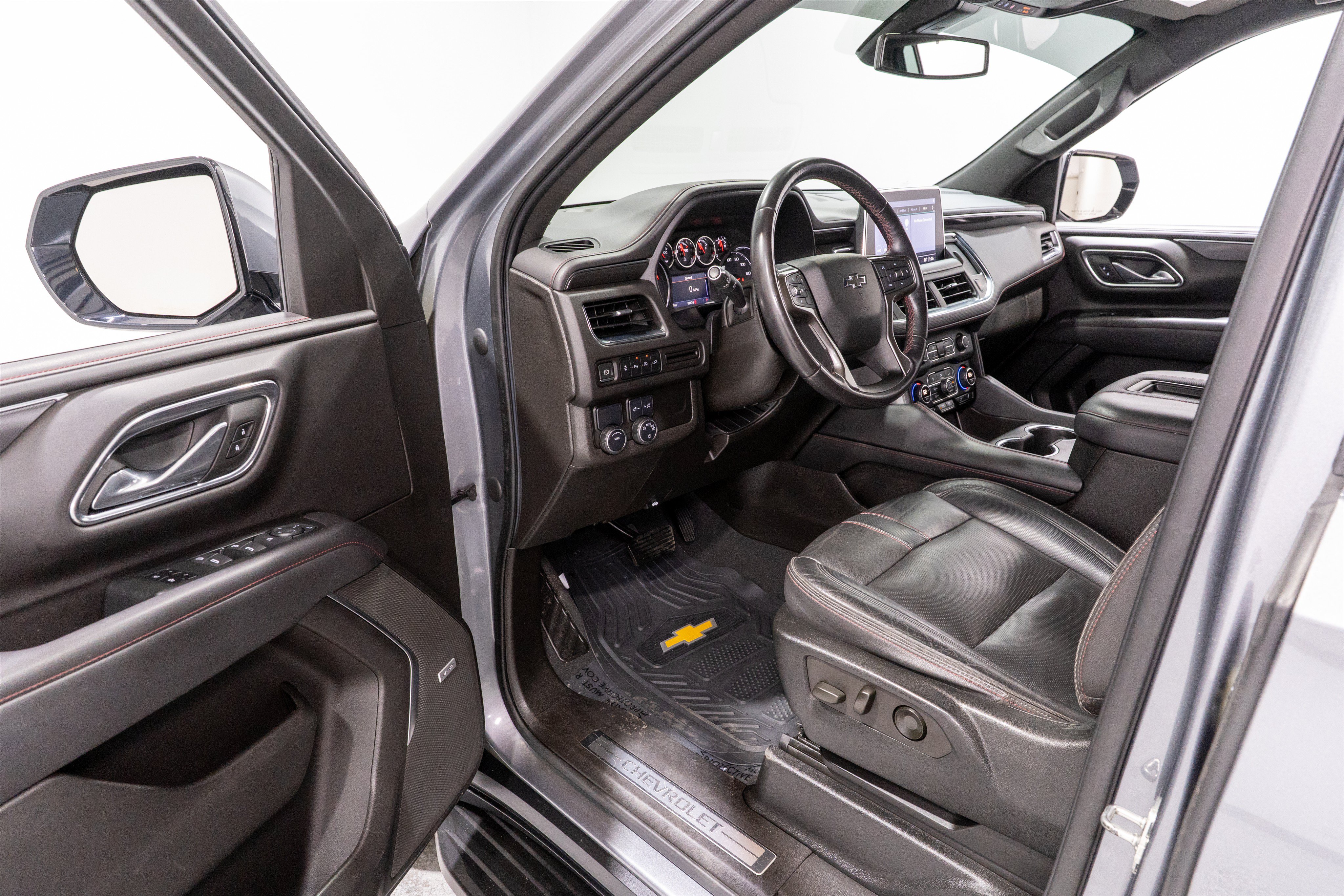 Used 2021 Chevrolet Suburban RST RWD image 12