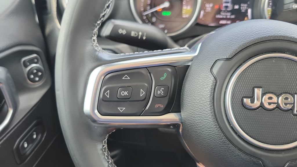 Used 2022 Jeep Wrangler Unlimited Sahara w/ Cold Weather Group AWD/4WD image 20