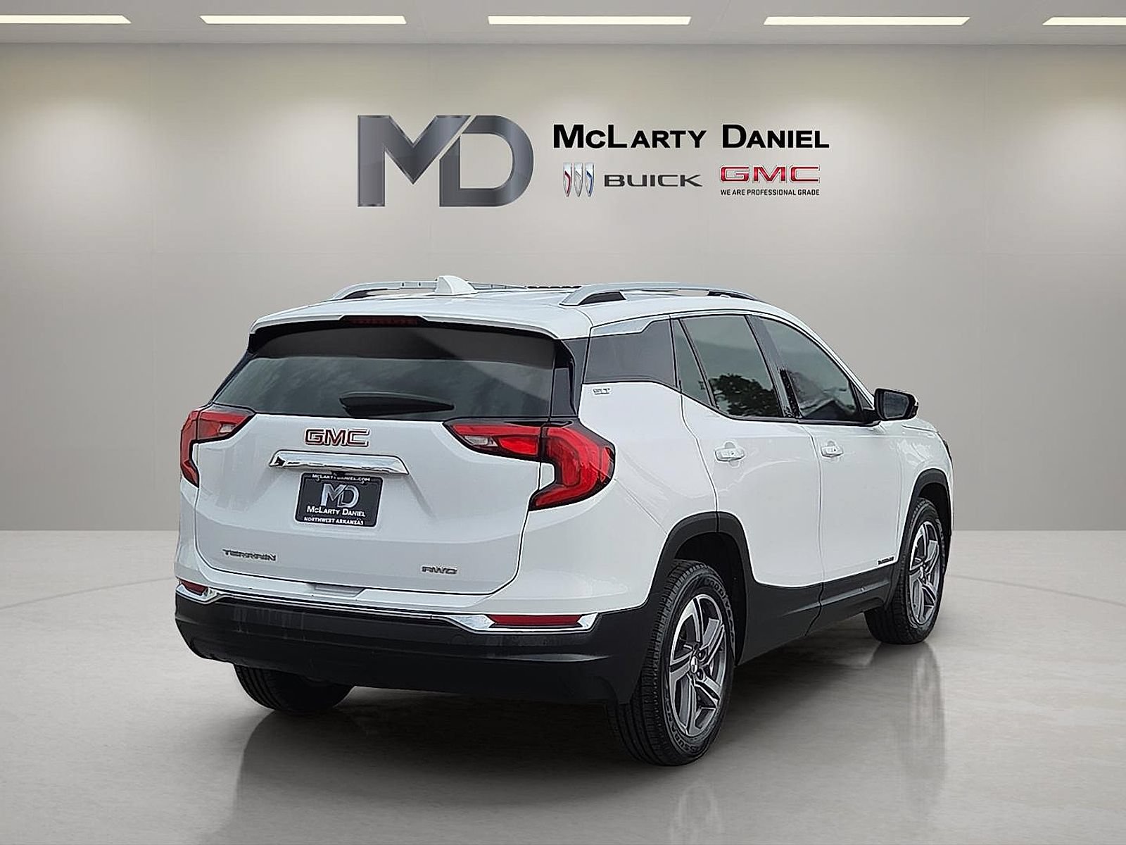 Used 2020 GMC Terrain SLT AWD/4WD image 14