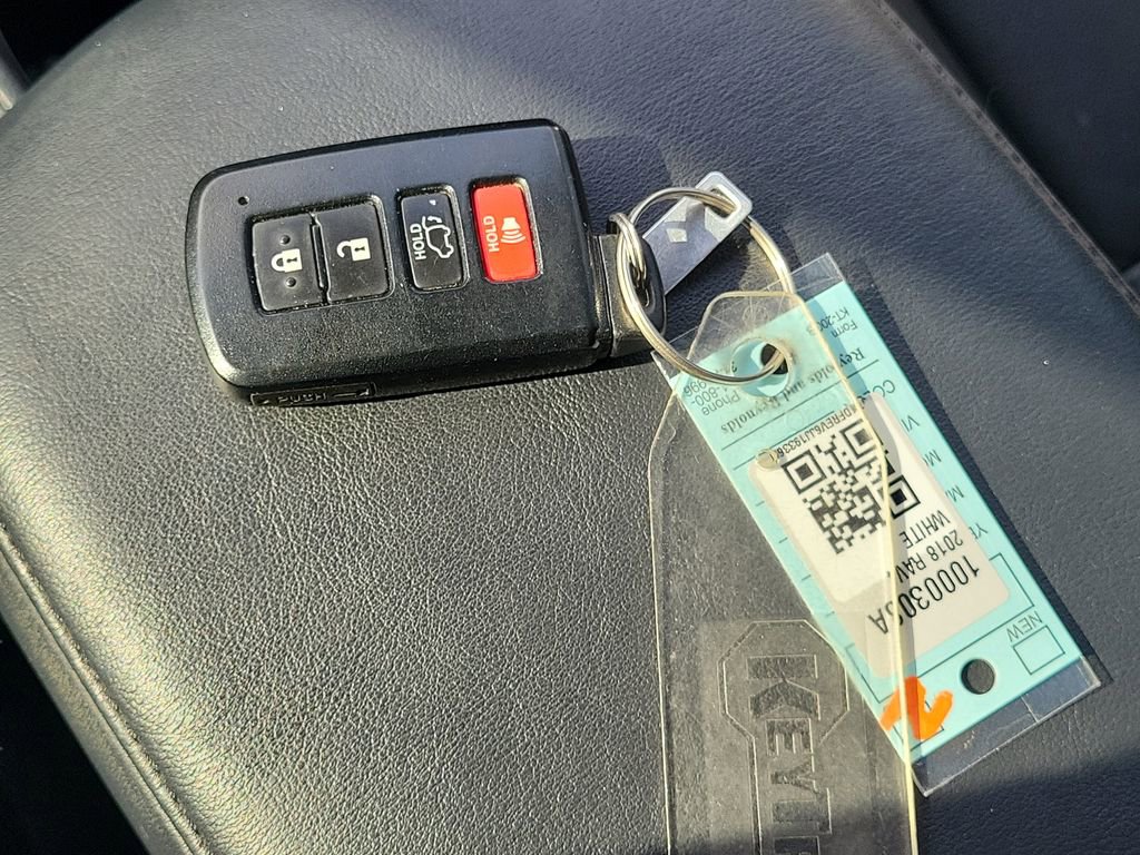 Used 2018 Toyota RAV4 Limited image 36