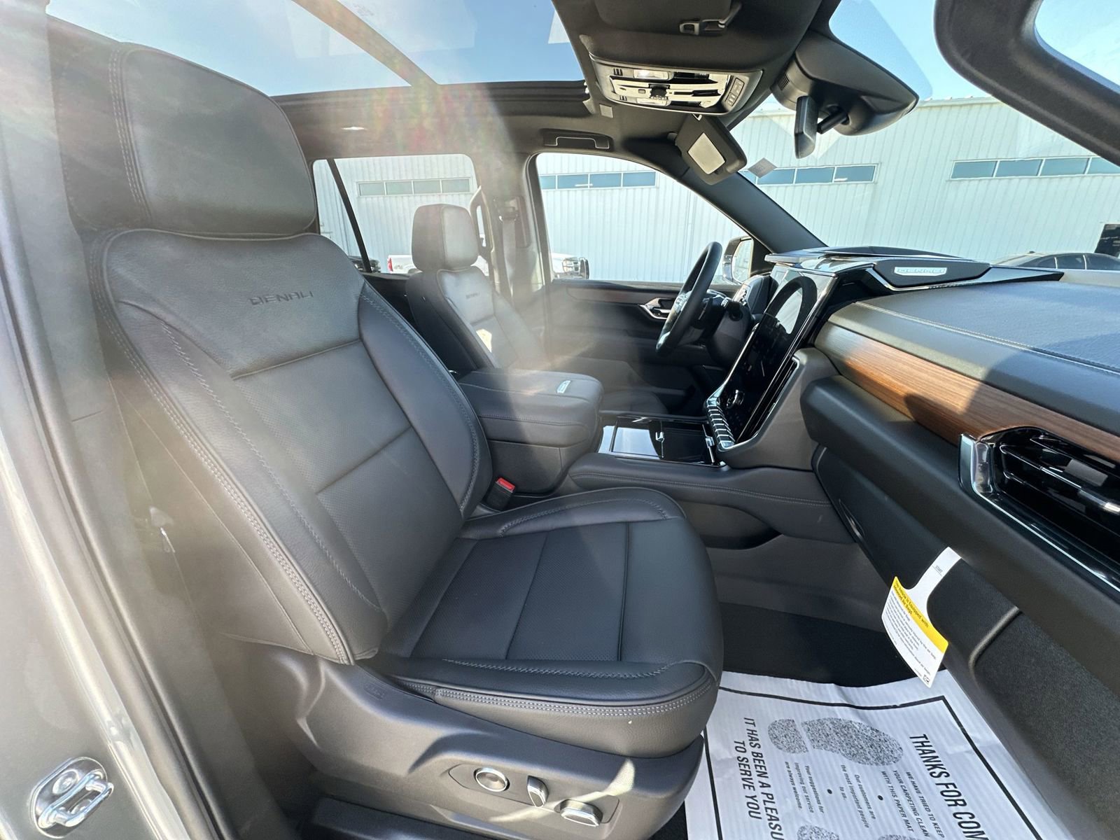 New 2026 GMC Yukon Denali w/ Sun & Power Step Package AWD/4WD image 29