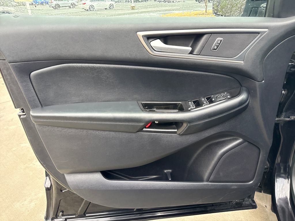 Used 2020 Ford Edge SEL image 14