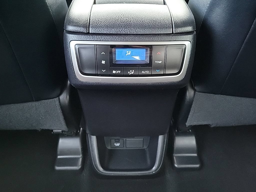 Used 2017 Toyota Highlander SE AWD/4WD image 21