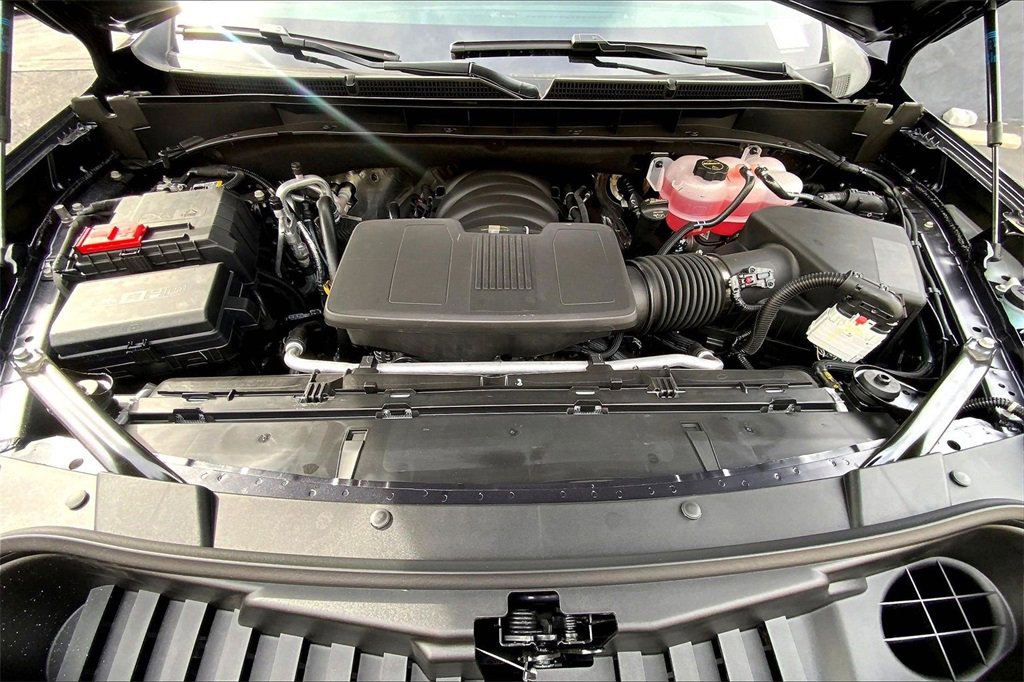 New 2026 Cadillac Escalade 4WD w/ LPO, Floor Liner Package image 17