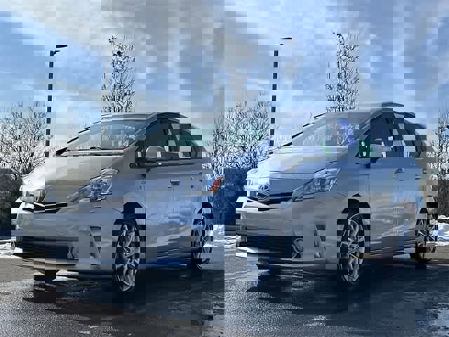 Used 2013 Toyota Prius V Five image 17