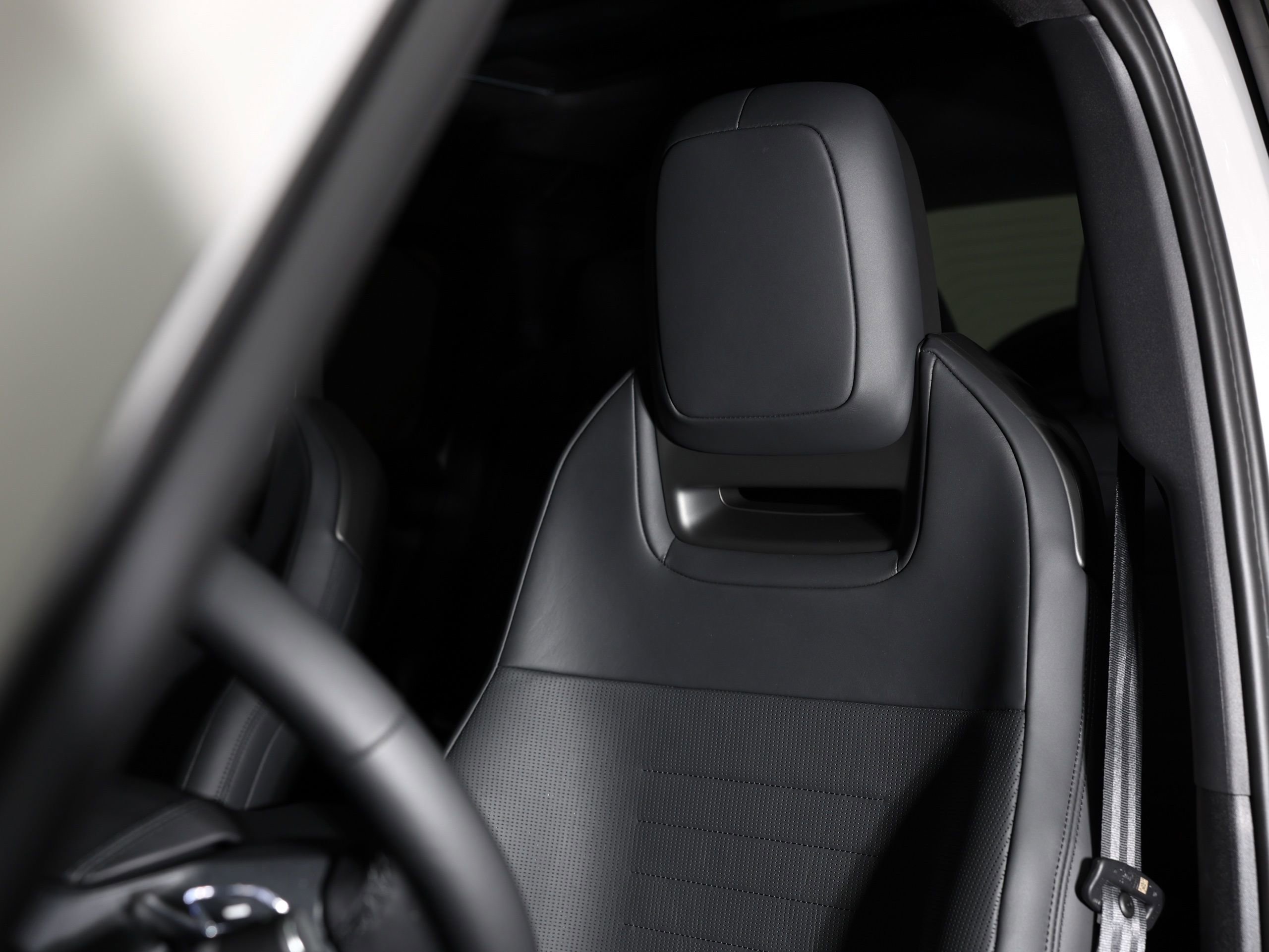 Used 2026 Land Rover Defender 110 image 55