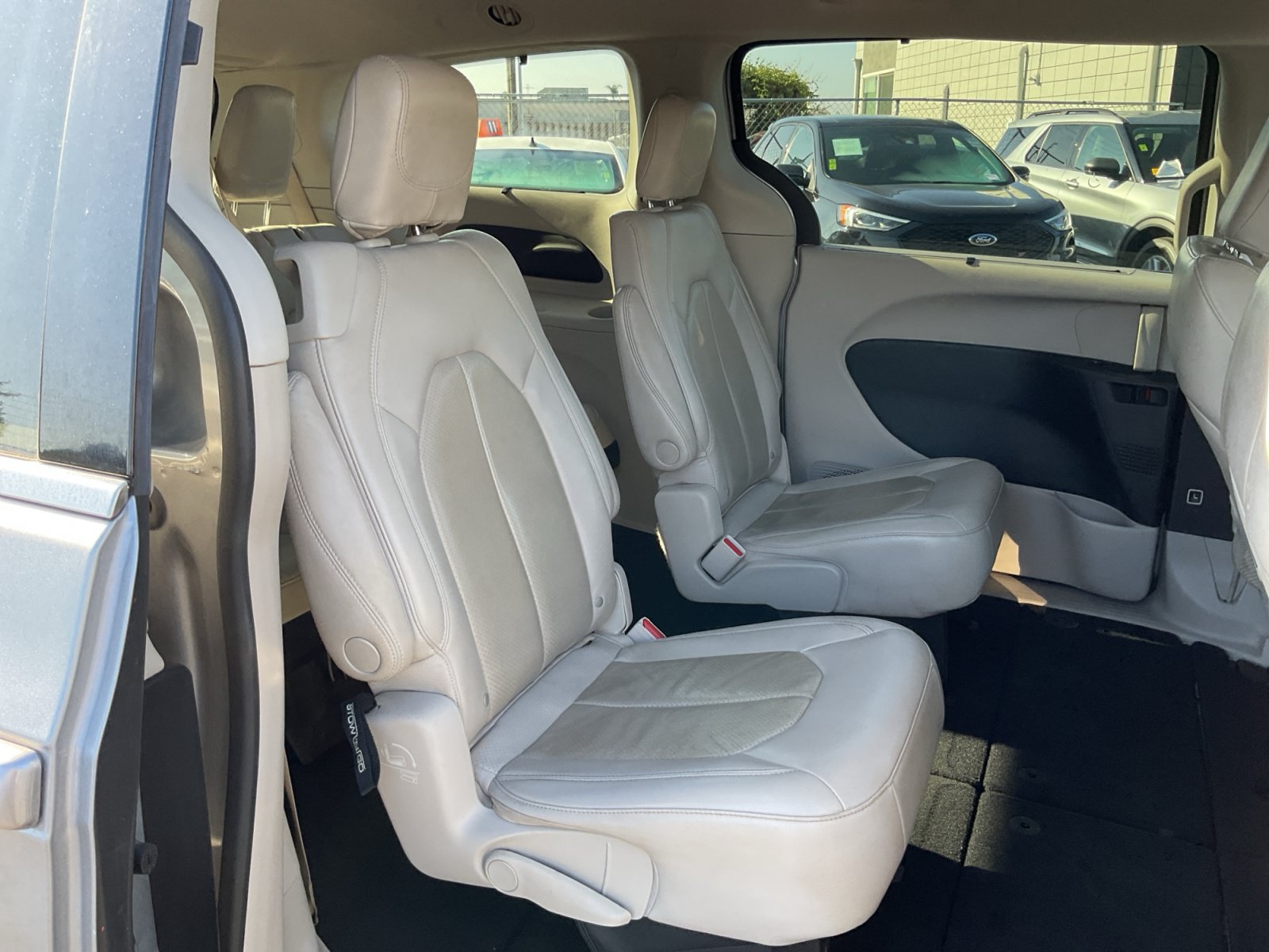 Used 2021 Chrysler Pacifica Touring-L FWD image 20