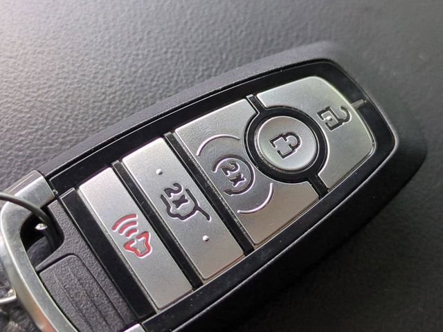 Used 2022 Ford Explorer XLT w/ Equipment Group 202A RWD image 33