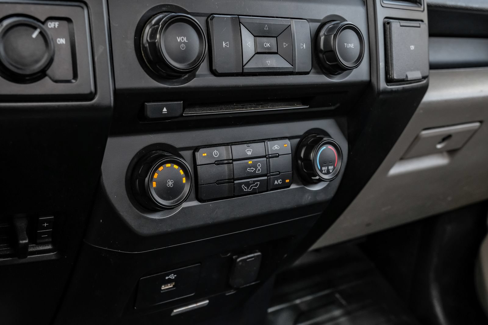 Used 2018 Ford F150 XL w/ Equipment Group 101A Mid RWD image 19