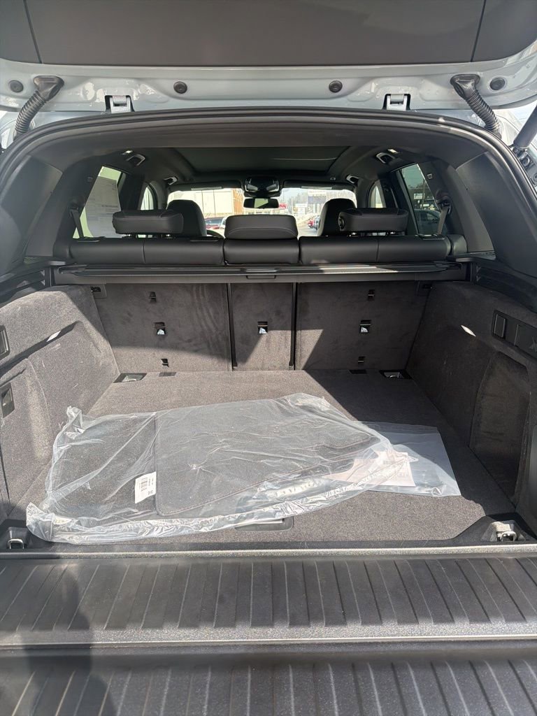 New 2026 BMW X5 xDrive40i w/ M Sport Package image 9