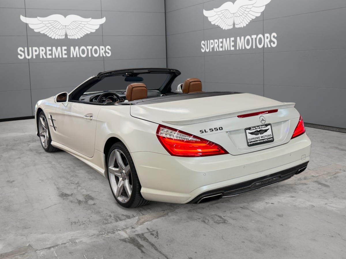 Used 2013 Mercedes-Benz SL 550 image 3