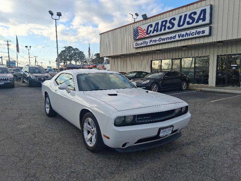 Used 2014 Dodge Challenger SXT RWD image 8