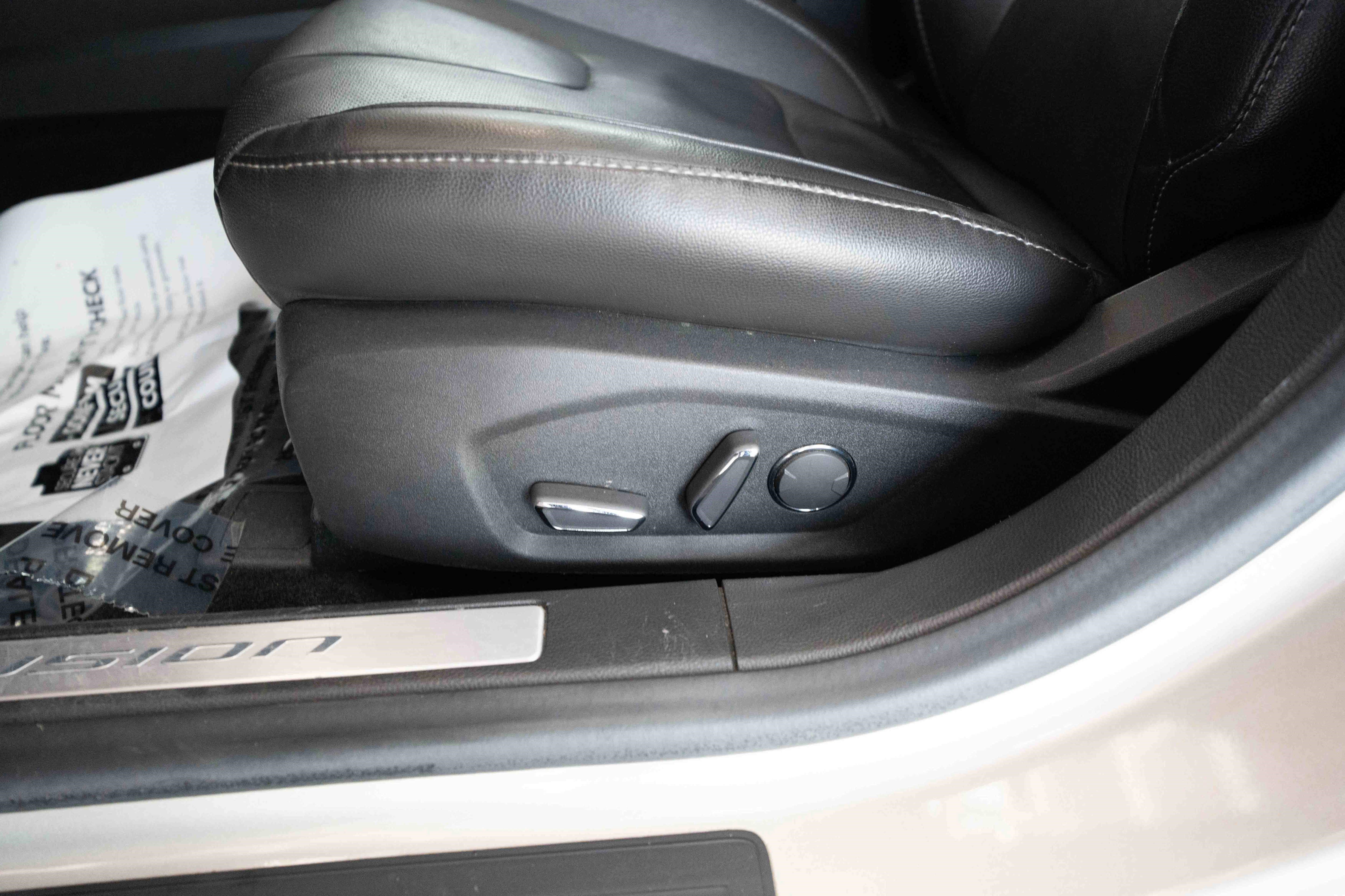 Used 2016 Ford Fusion Titanium image 12