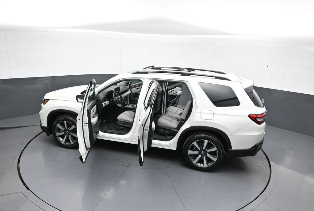 Certified 2024 Honda Pilot Touring image 46
