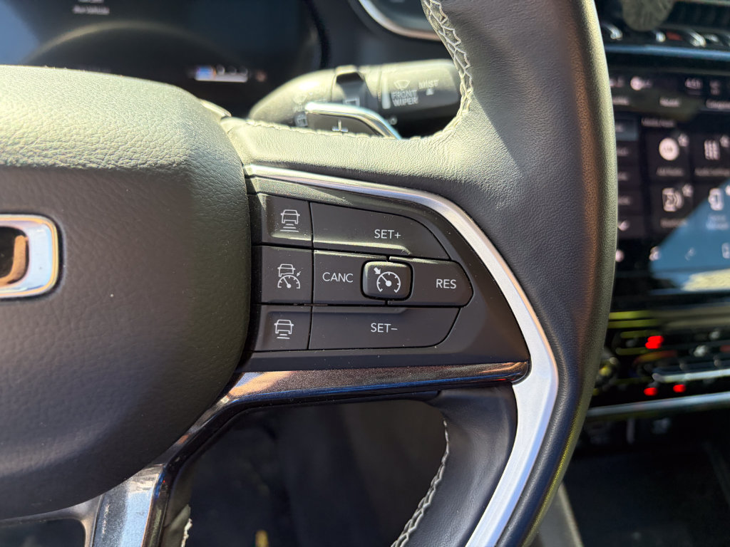 Used 2021 Jeep Grand Cherokee L Laredo AWD/4WD image 26