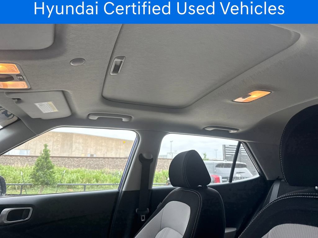 Certified 2025 Hyundai Venue SEL FWD image 22