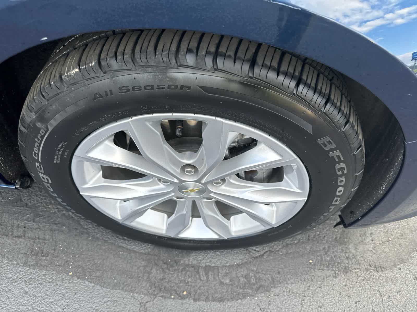 Used 2019 Chevrolet Malibu Hybrid w/ Leather Package FWD image 13