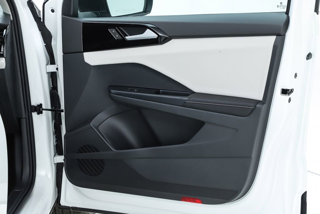 New 2026 Volkswagen Taos S FWD image 31