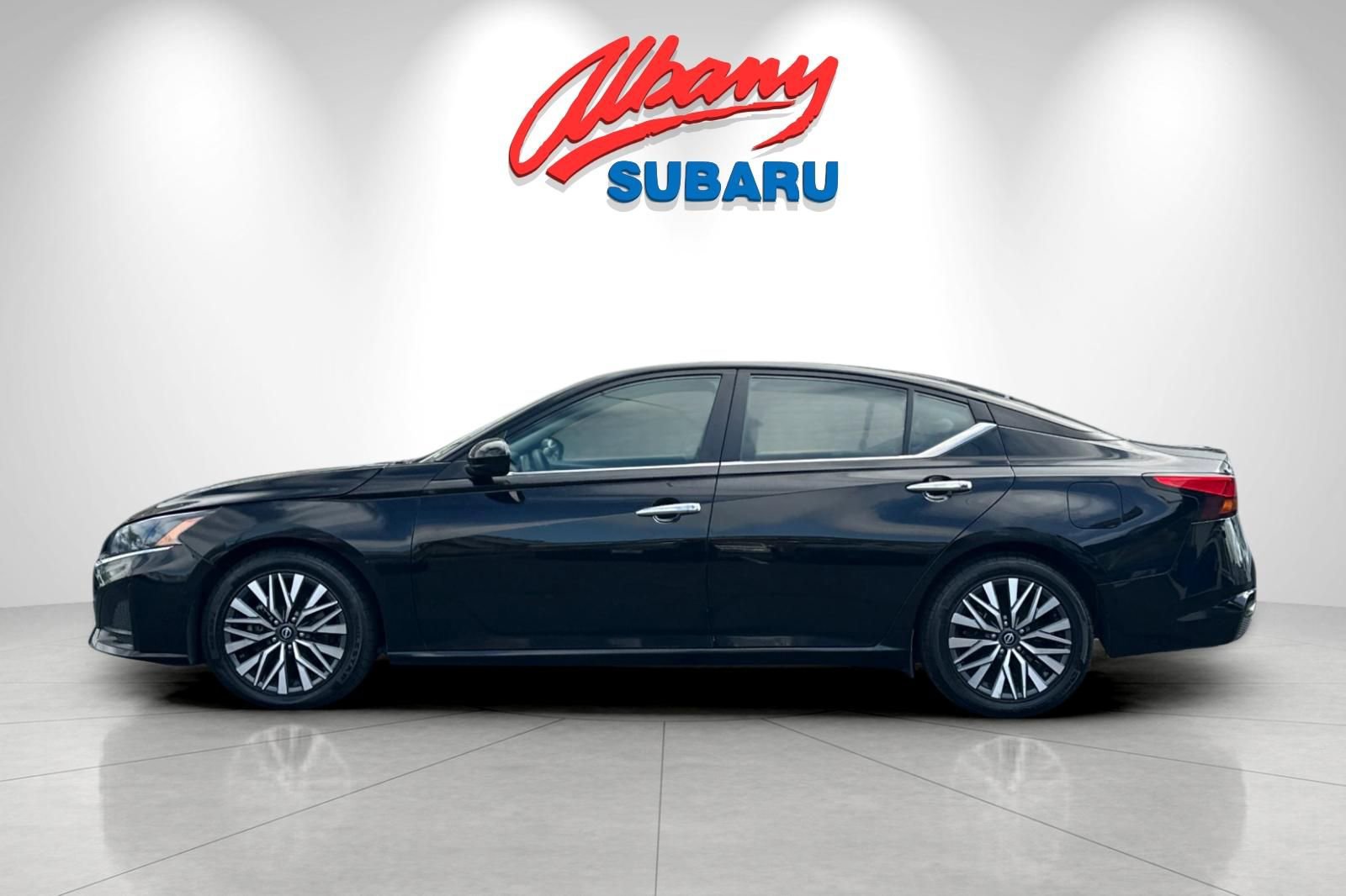 Used 2023 Nissan Altima 2.5 SV FWD image 8