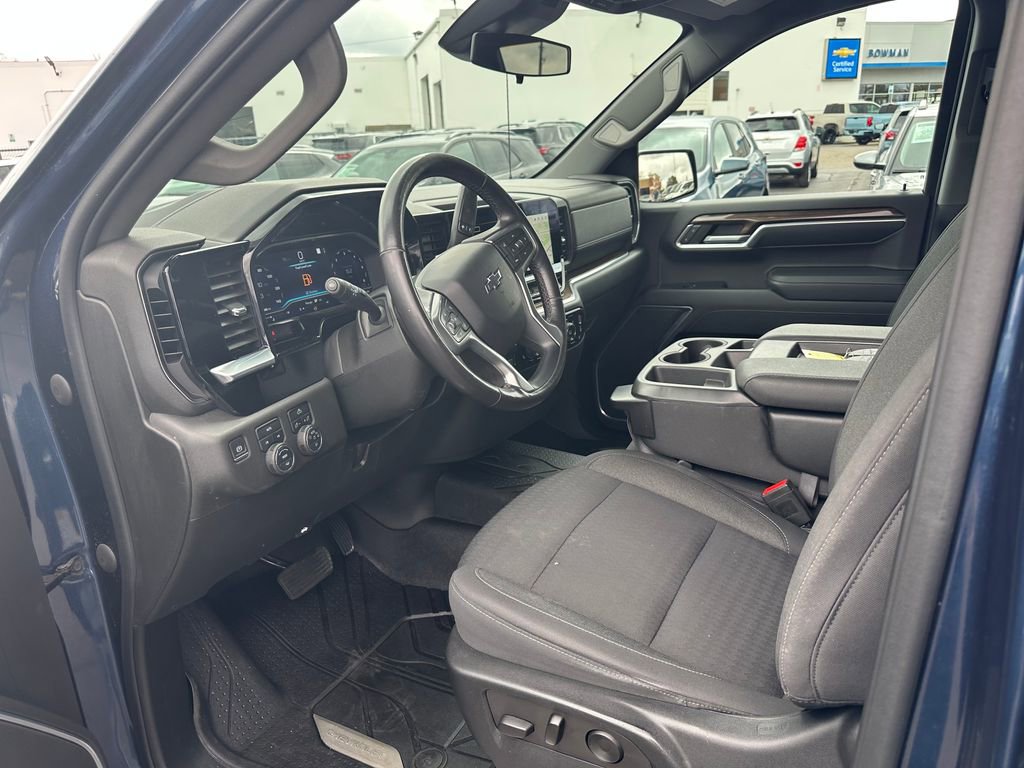 Used 2022 Chevrolet Silverado 1500 RST AWD/4WD image 14