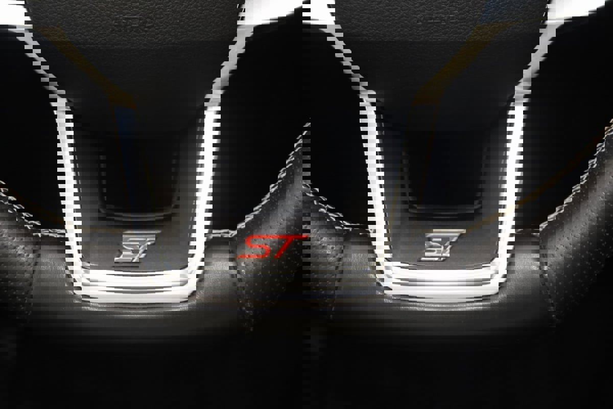 Used 2020 Ford Explorer ST w/ Premium Technology Package image 40