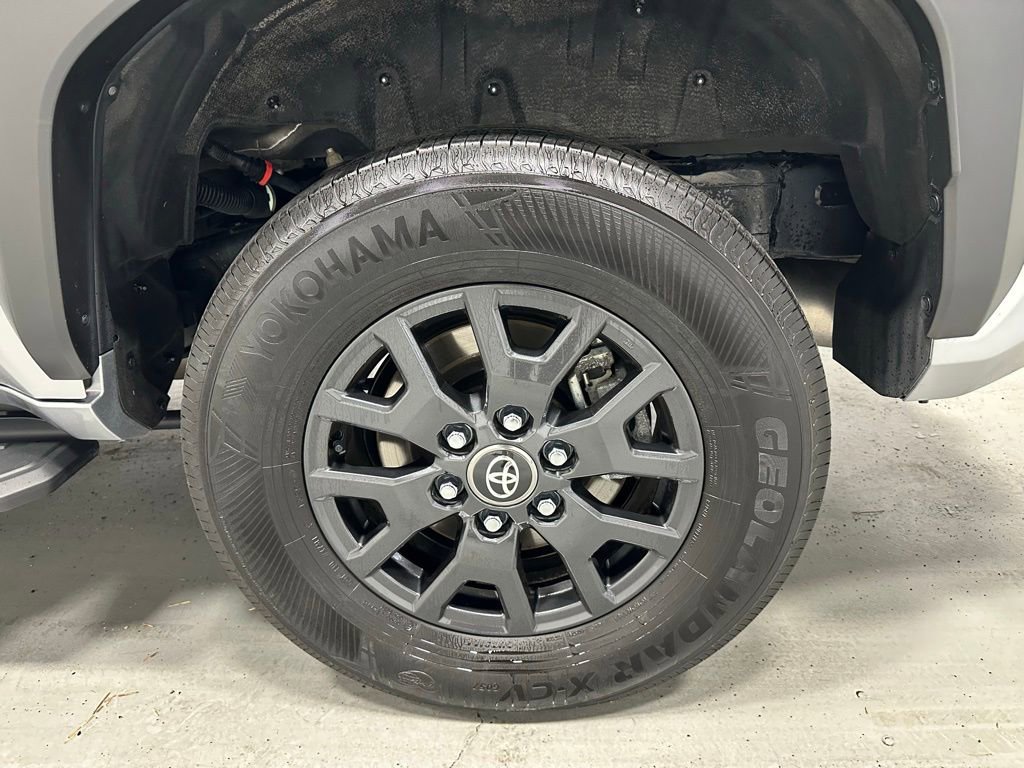 Used 2025 Toyota 4Runner SR5 AWD/4WD image 63