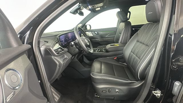 Used 2025 Buick Enclave Avenir w/ Trailering Package, 5000 lbs. FWD image 12