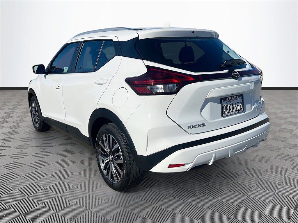 Used 2024 Nissan Kicks SV image 5