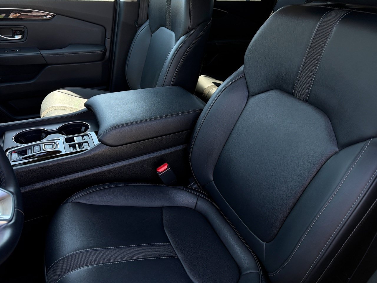 Used 2025 Honda Pilot EX-L image 18