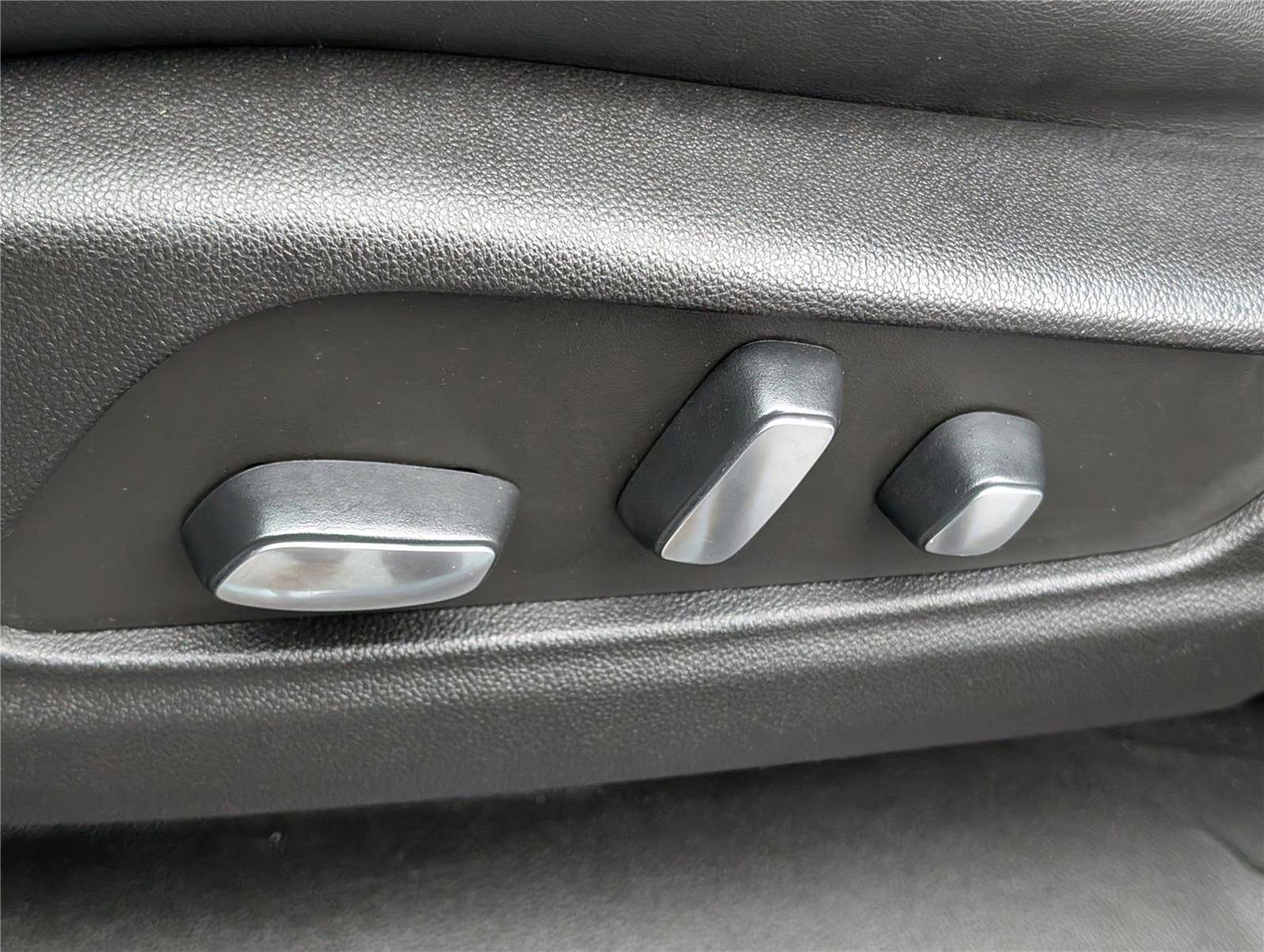 Used 2022 Cadillac XT6 Premium Luxury image 23