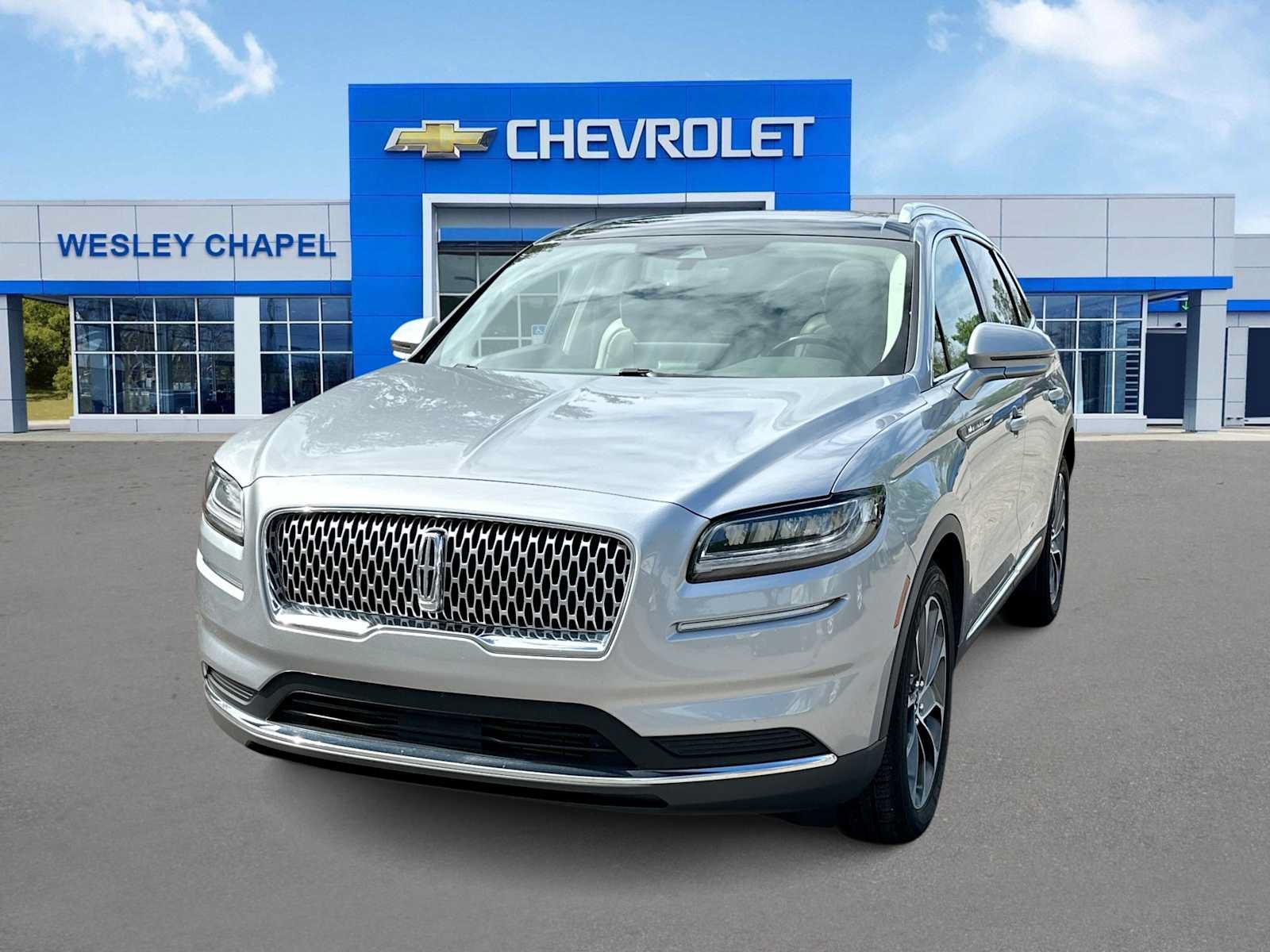 Used 2021 Lincoln Nautilus Reserve FWD image 2