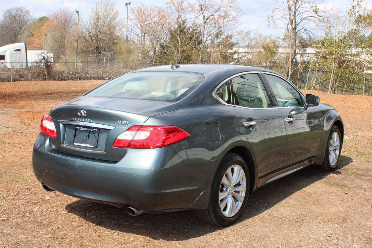 Used 2011 INFINITI M37 x w/ Deluxe Touring Pkg image 7
