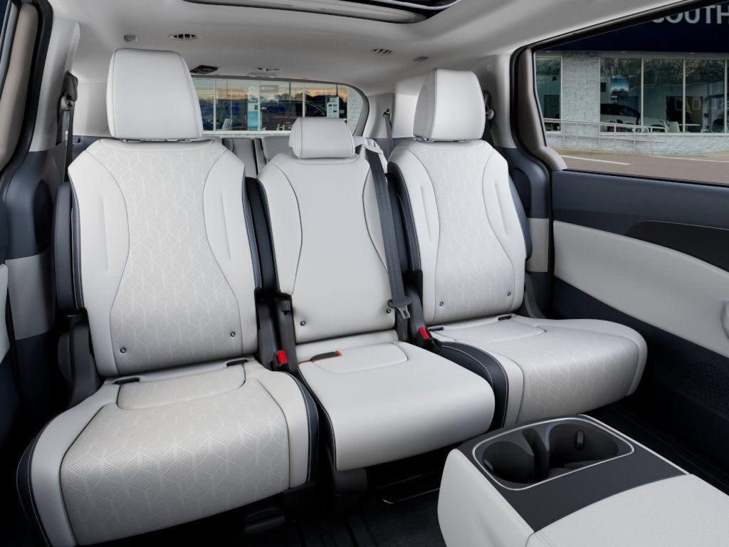 New 2026 Kia Carnival SX w/ SX Dark Edition Package FWD image 16