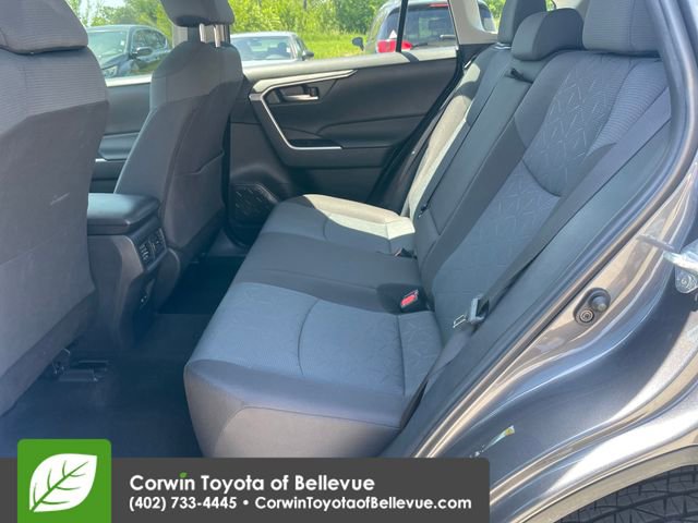 Used 2025 Toyota RAV4 XLE AWD/4WD image 25