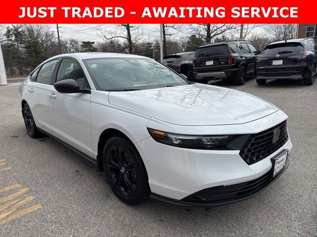 Certified 2025 Honda Accord SE image 3