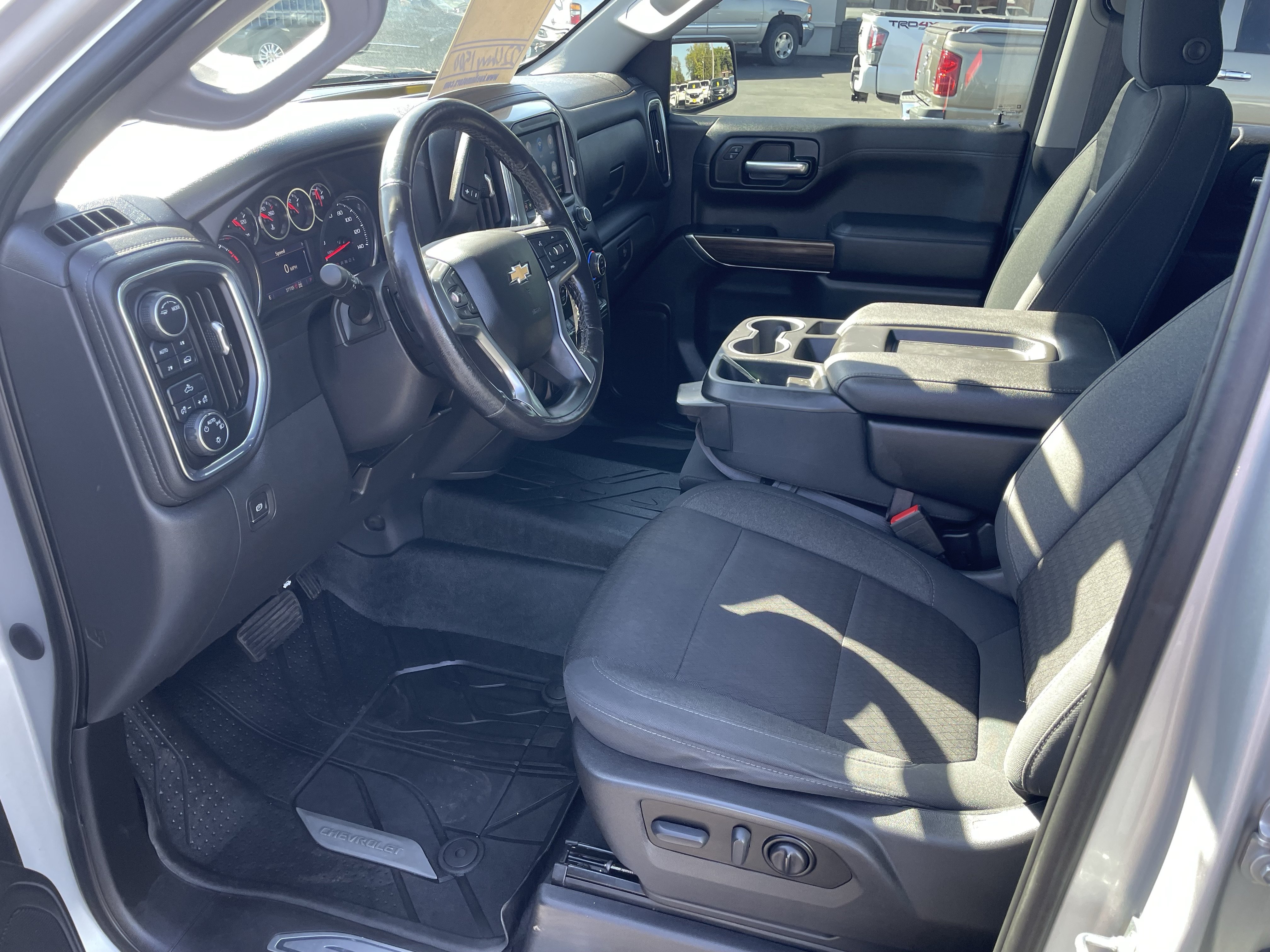 Used 2022 Chevrolet Silverado 1500 LT w/ Bed Protection Package AWD/4WD image 13