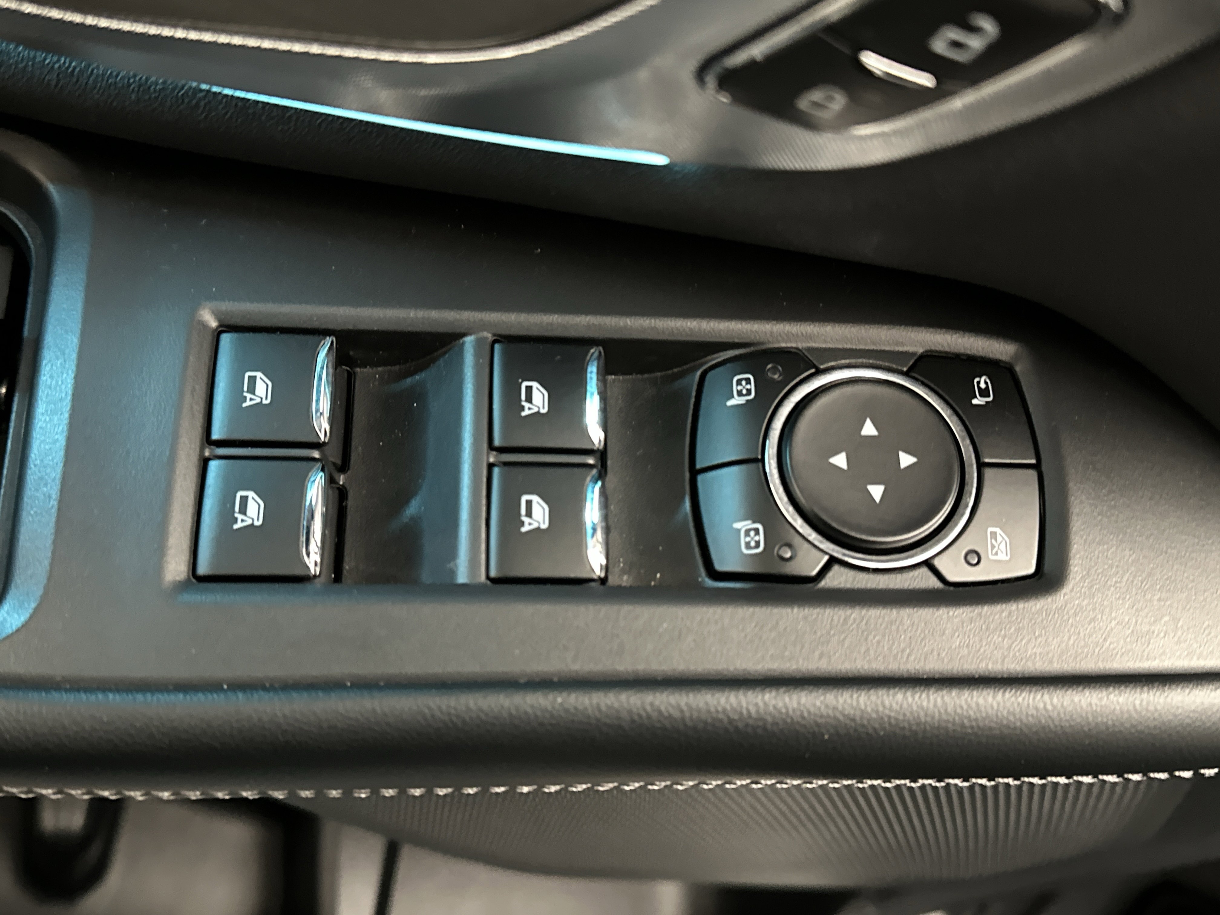Used 2025 Ford Expedition Platinum image 25