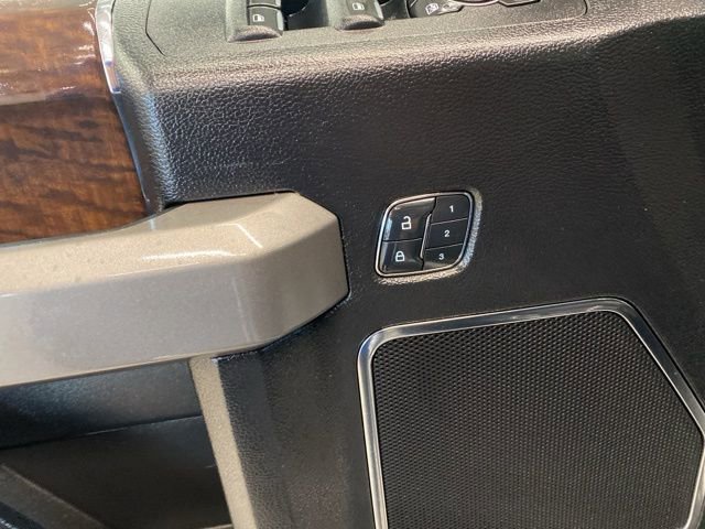 Used 2016 Ford F150 Platinum w/ Equipment Group 701A Luxury AWD/4WD image 26