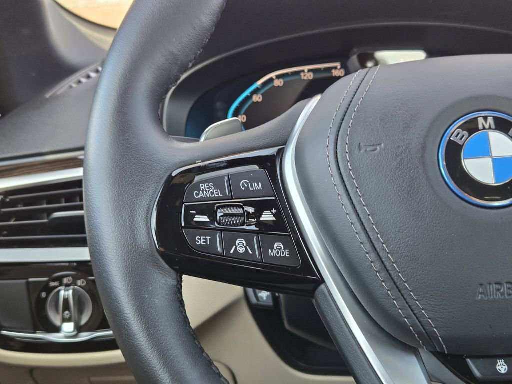 Used 2023 BMW 530e xDrive 530e iPerformance image 25